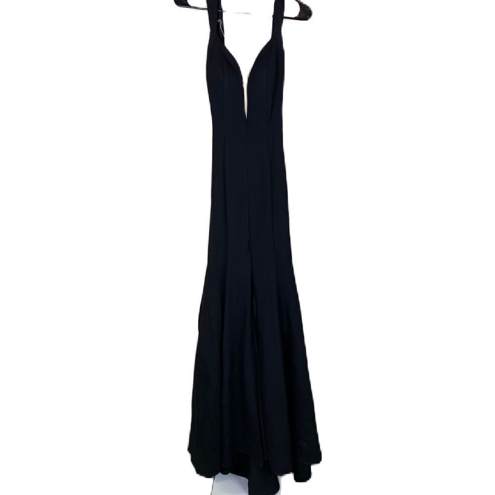 #88 SHERRI HILL Black Formal Open Back Gown
